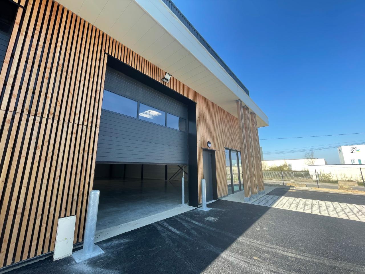Local d'activité Châteaubourg 299m² Location local d'activité Châteaubourg Ille-et-Vilaine OLACT2428068 1